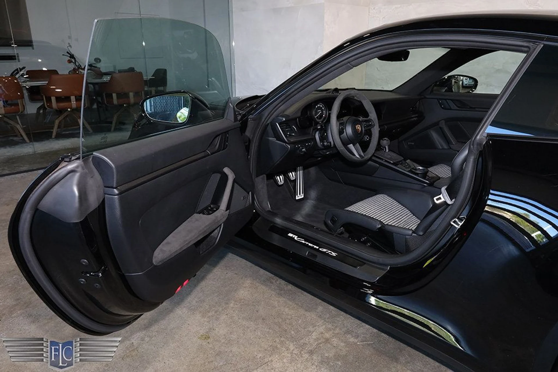 mph014_365076824_used_2024_porsche_911_carreragtscoupemanual_9689_22931180_15_1024_68457e321f
