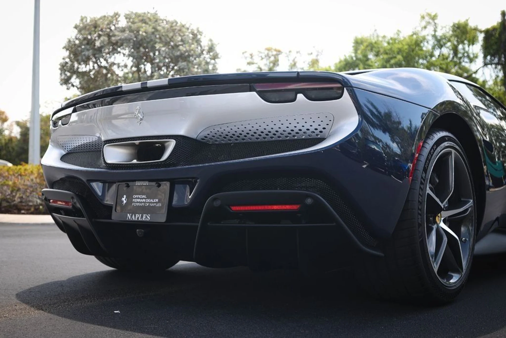 mph014_3652852640_04bf4e0ea51d2cedac9bcab0e5ffb3e6_e186bffbd7