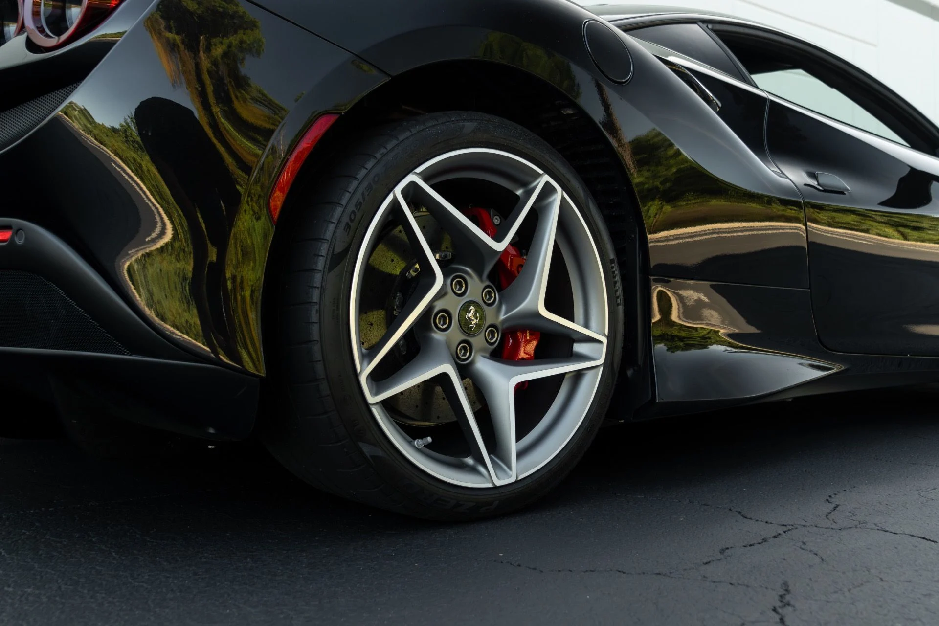 mph014_3654317069_Used_2020_Ferrari_F8_Tributo_1761689763_e8caf1e0bd