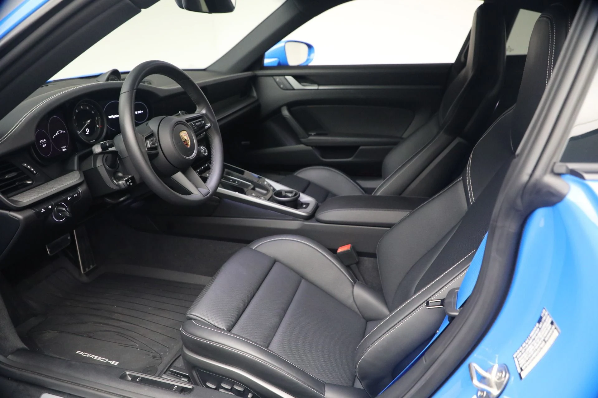 mph014_3666286934_Used_2024_Porsche_911_Carrera_1766252336_c3d11290f8
