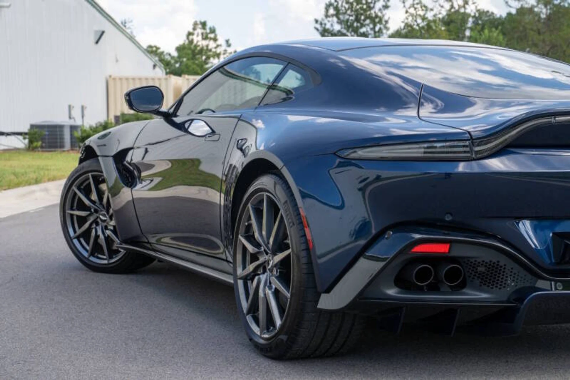 mph014_3672588254_2020_aston_martin_vantage_base_2dr_coupe_fe4b83dc51