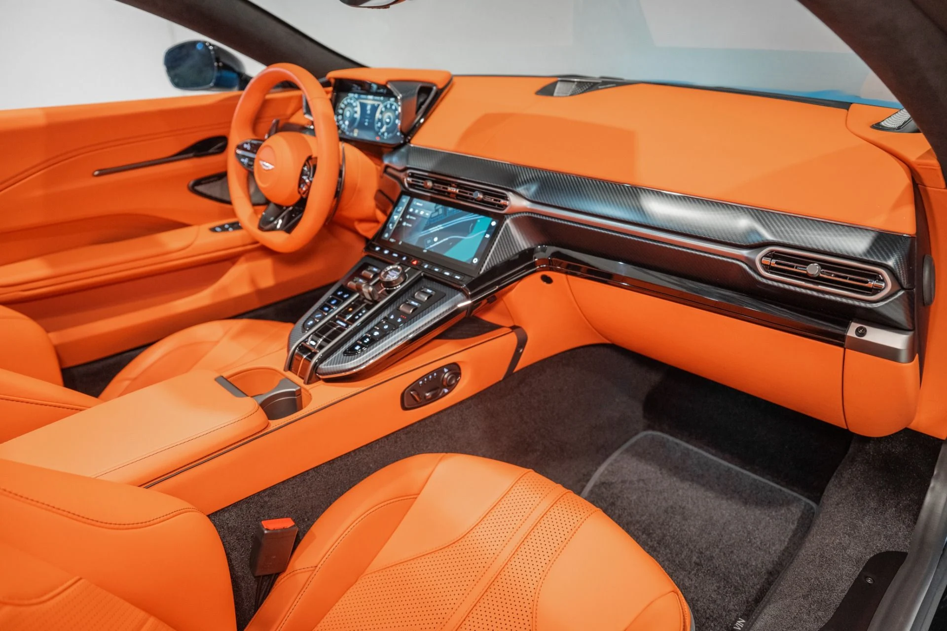 mph014_3673287321_New_2026_Aston_Martin_Vantage_Roadster_1761752064_0d03cf51ec