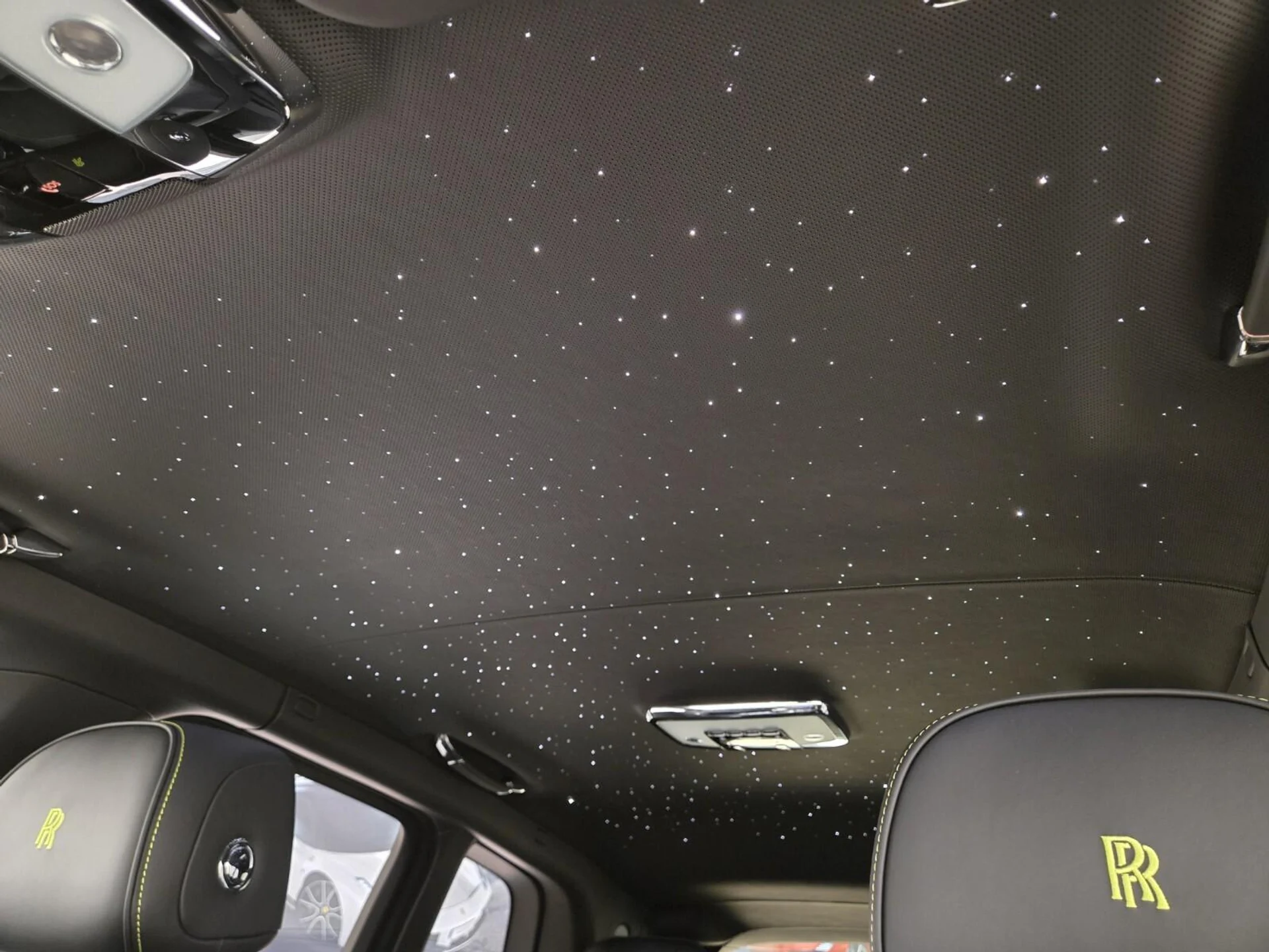 mph014_3678617170_New_2026_Rolls_Royce_Cullinan_Black_Badge_1776921911_fe6ef4b0d3