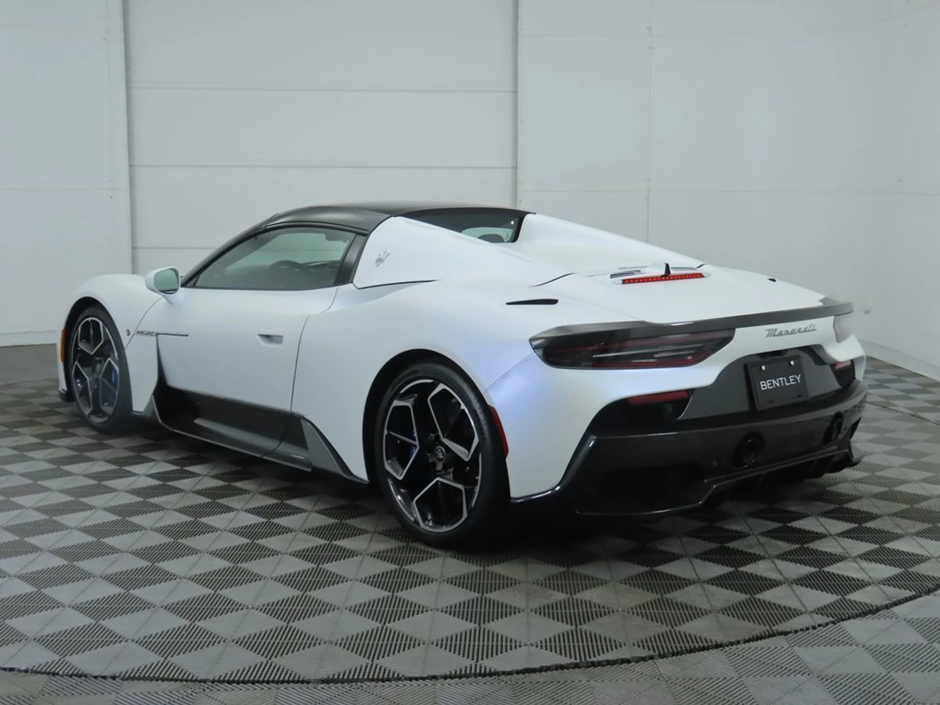 mph014_3678787944_used_2023_maserati_mc20_cieloconvertible_8119_22982884_15_1024_6b82cd1864