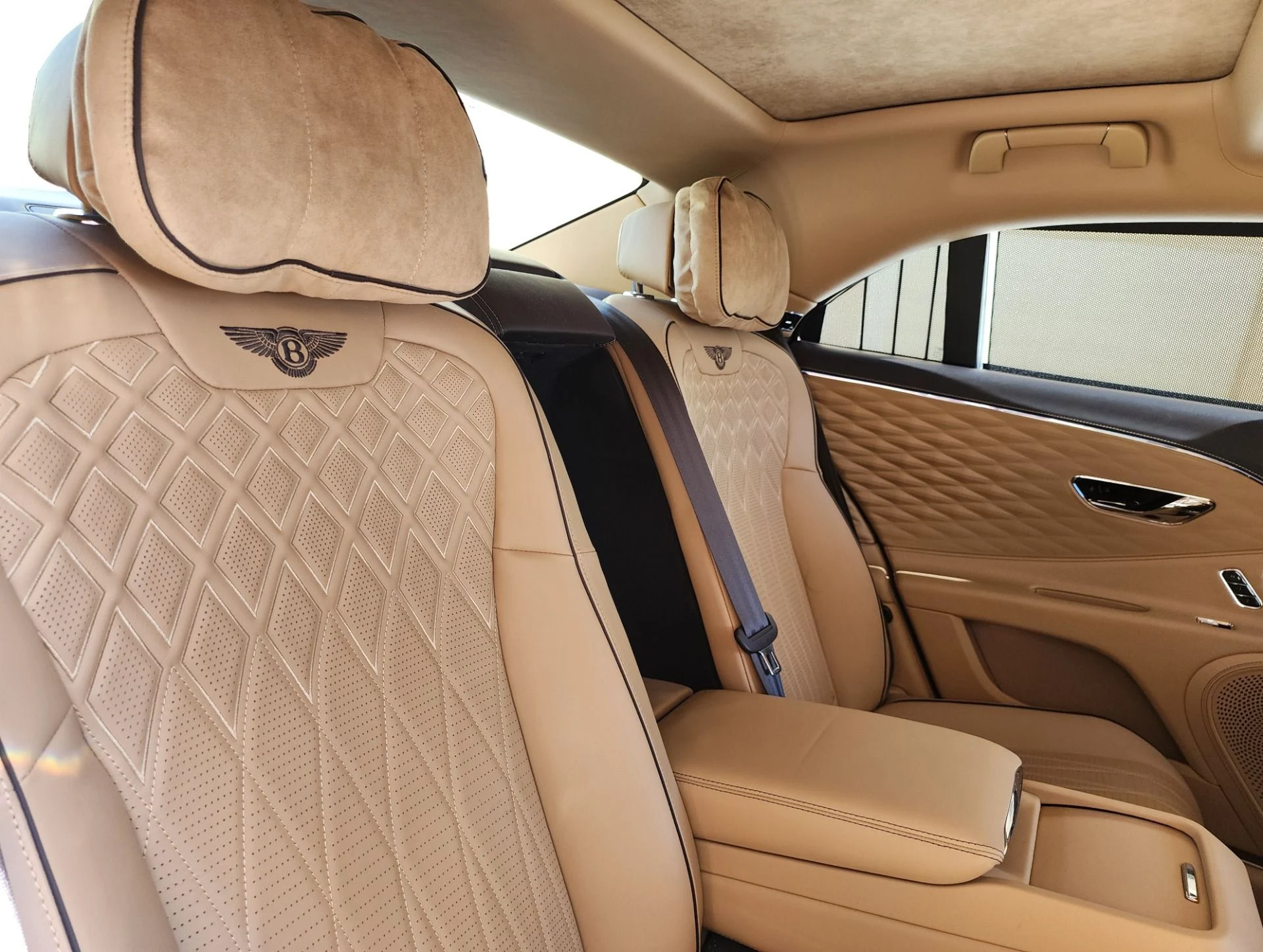 mph014_3688446525_Used_2022_Bentley_Flying_Spur_V8_1761690296_363b6b5b1b