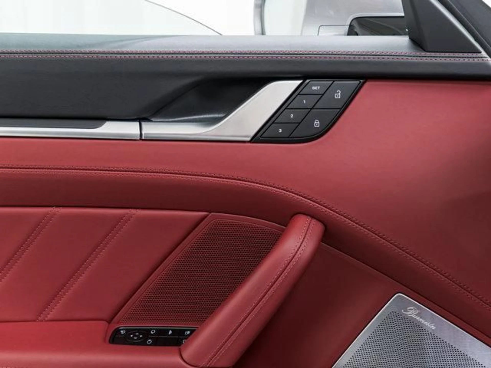 mph014_3688612665_eemxpj_We5y26e_Hc_OP_Ki3t_Idlwkk_b93fadf54d