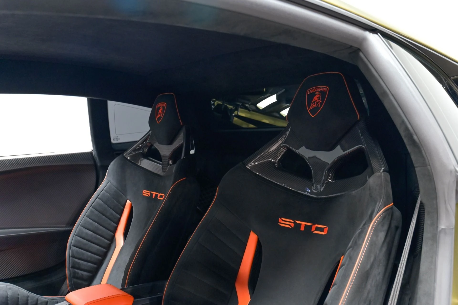 mph014_3690350436_Used_2023_Lamborghini_Huracan_STO_1782768497_8f4a8c5f52