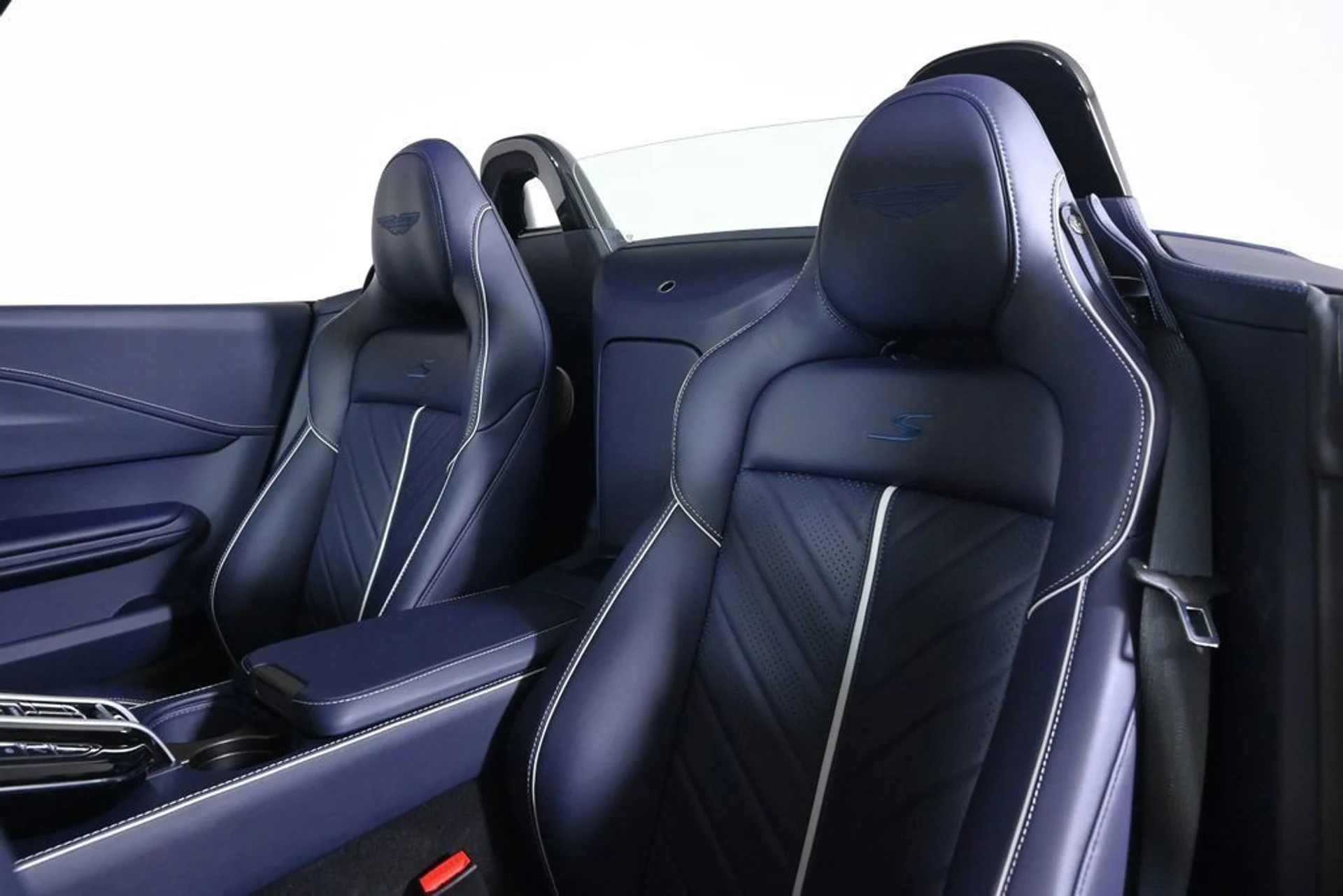 mph014_3697316188_new_2026_aston_martin_vantage_sroadster_11350_23022148_15_1024_e5ab86a53a