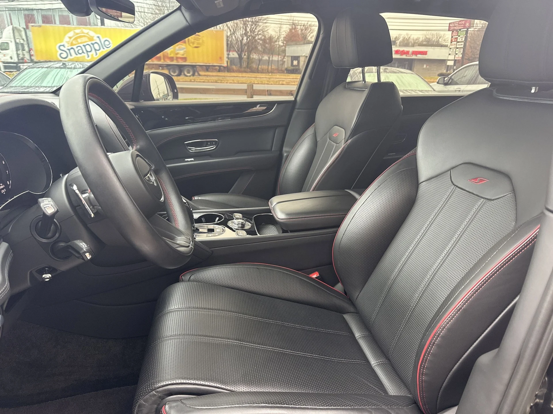 mph014_3699023687_a0598020675a42661b680c1c01cc1543x_62065f714b