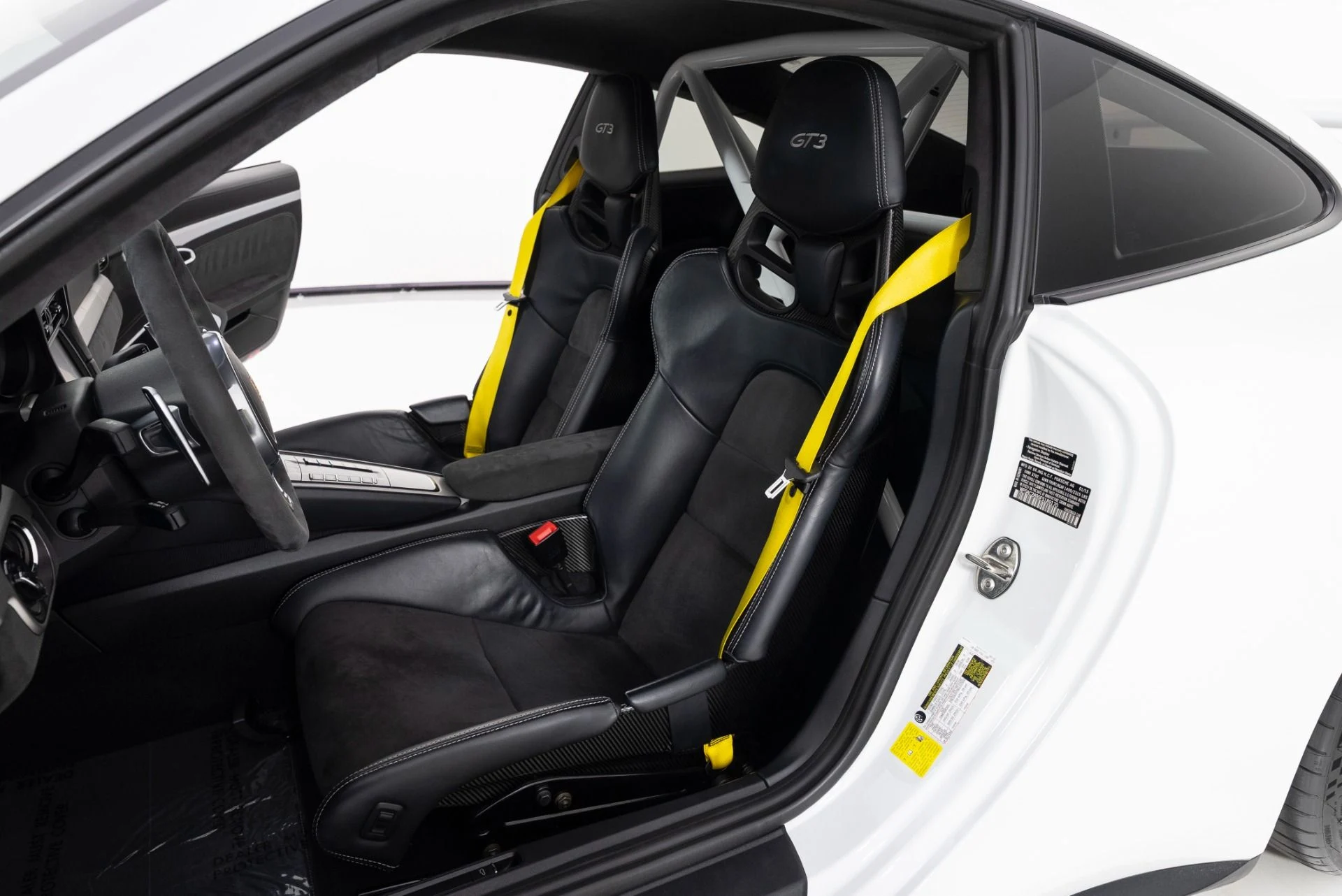 mph014_3709239365_Used_2015_Porsche_911_GT_3_1755021418_6a35fd1e93