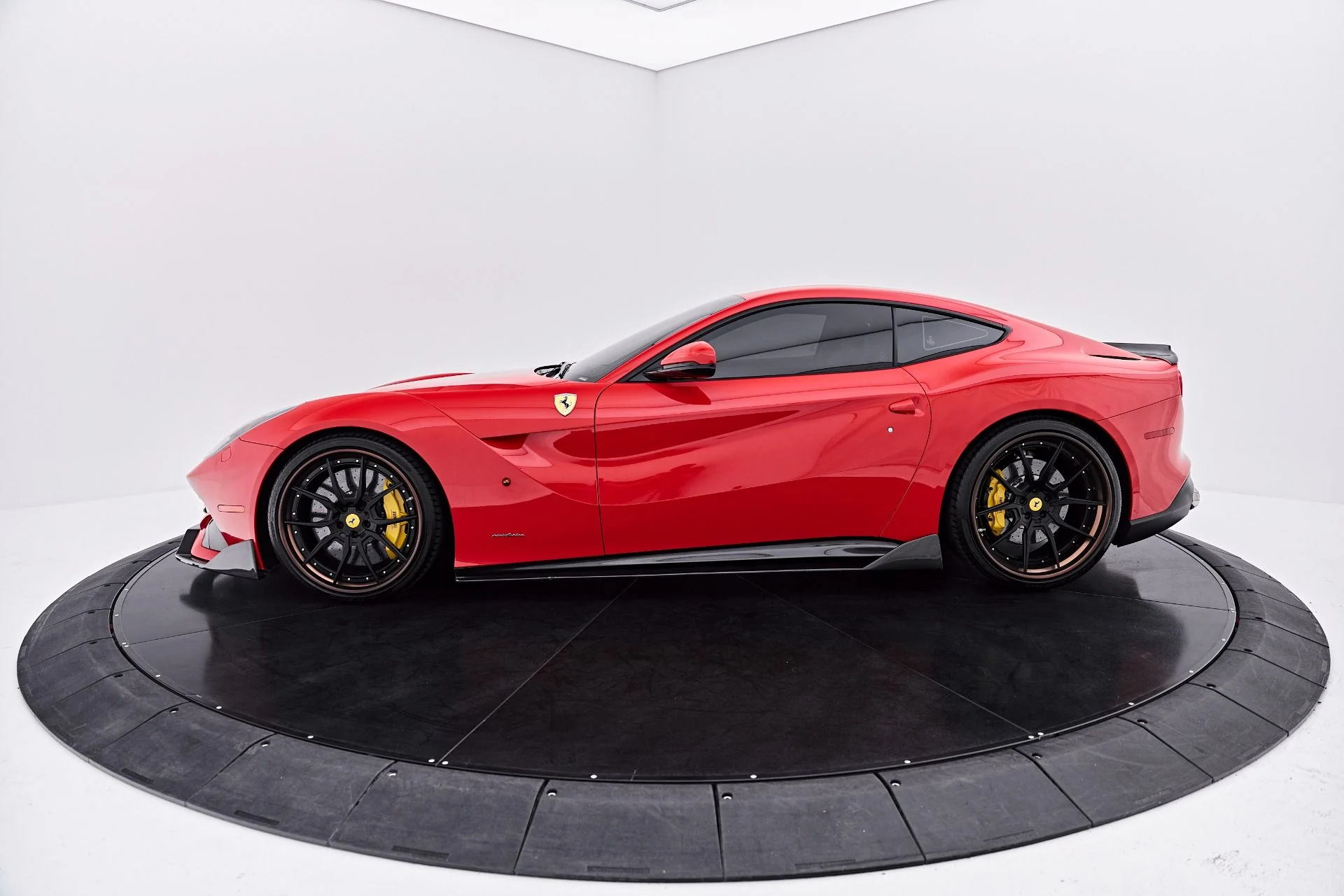mph014_371484624_Used_2014_Ferrari_F12_Berlinetta_1785289757_4f087ab56c