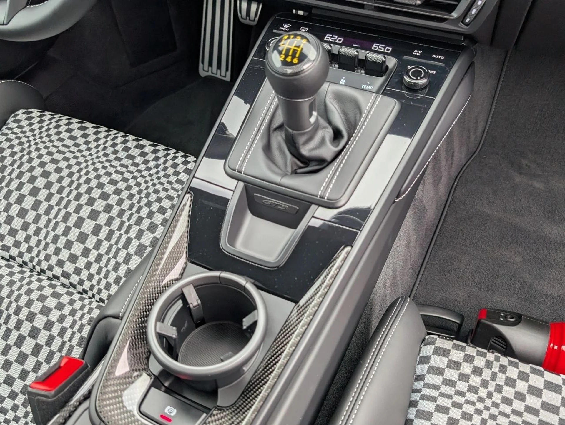 mph014_3715542330_24a8d8318d54f085232890bb31b81858_e37dc58a39