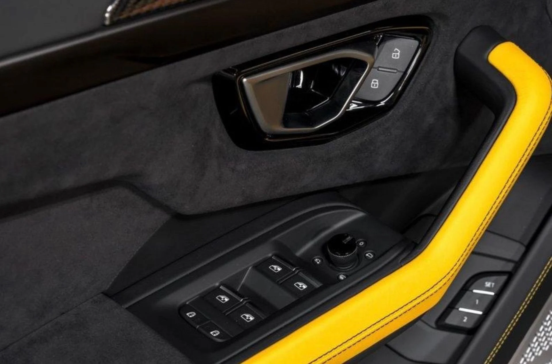 mph014_3742487274_Used_2021_Lamborghini_Urus_1769032743_788c954908