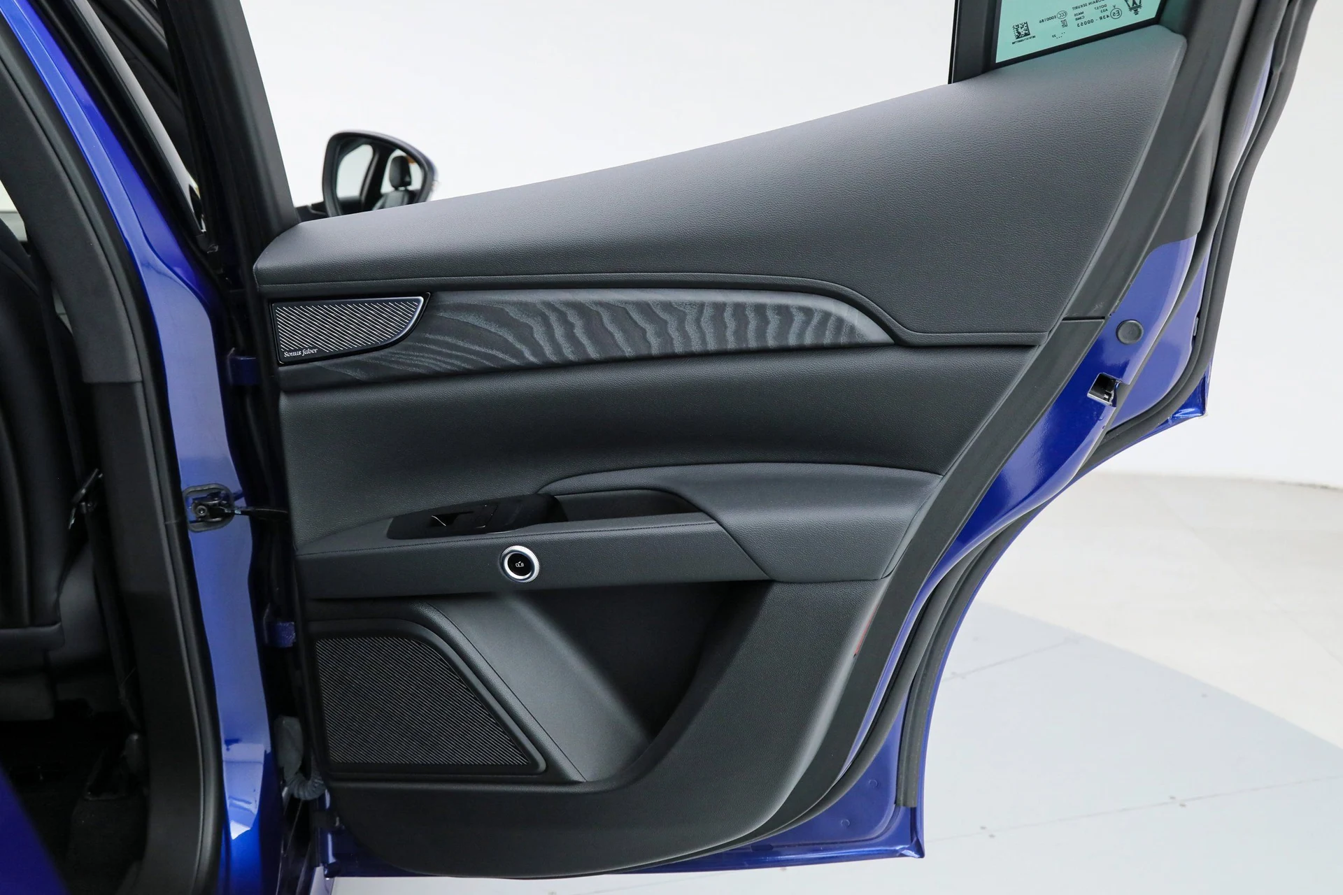 mph014_3745241325_5b4e809bc281c931cb75ebbb315676e7_402a815e67