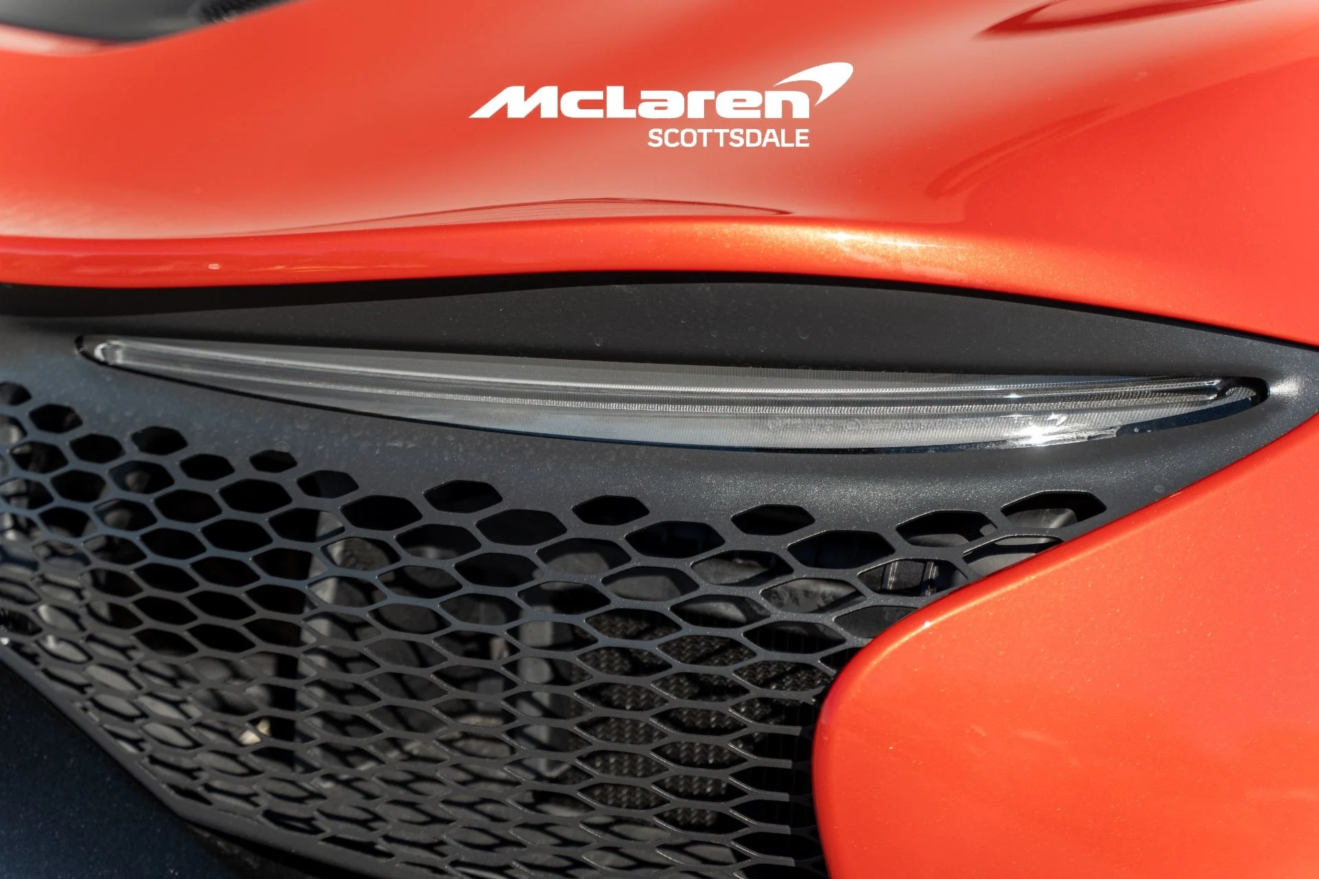 mph014_3745640716_Used_2024_MCLAREN_ARTURA_1762550497_2385002652