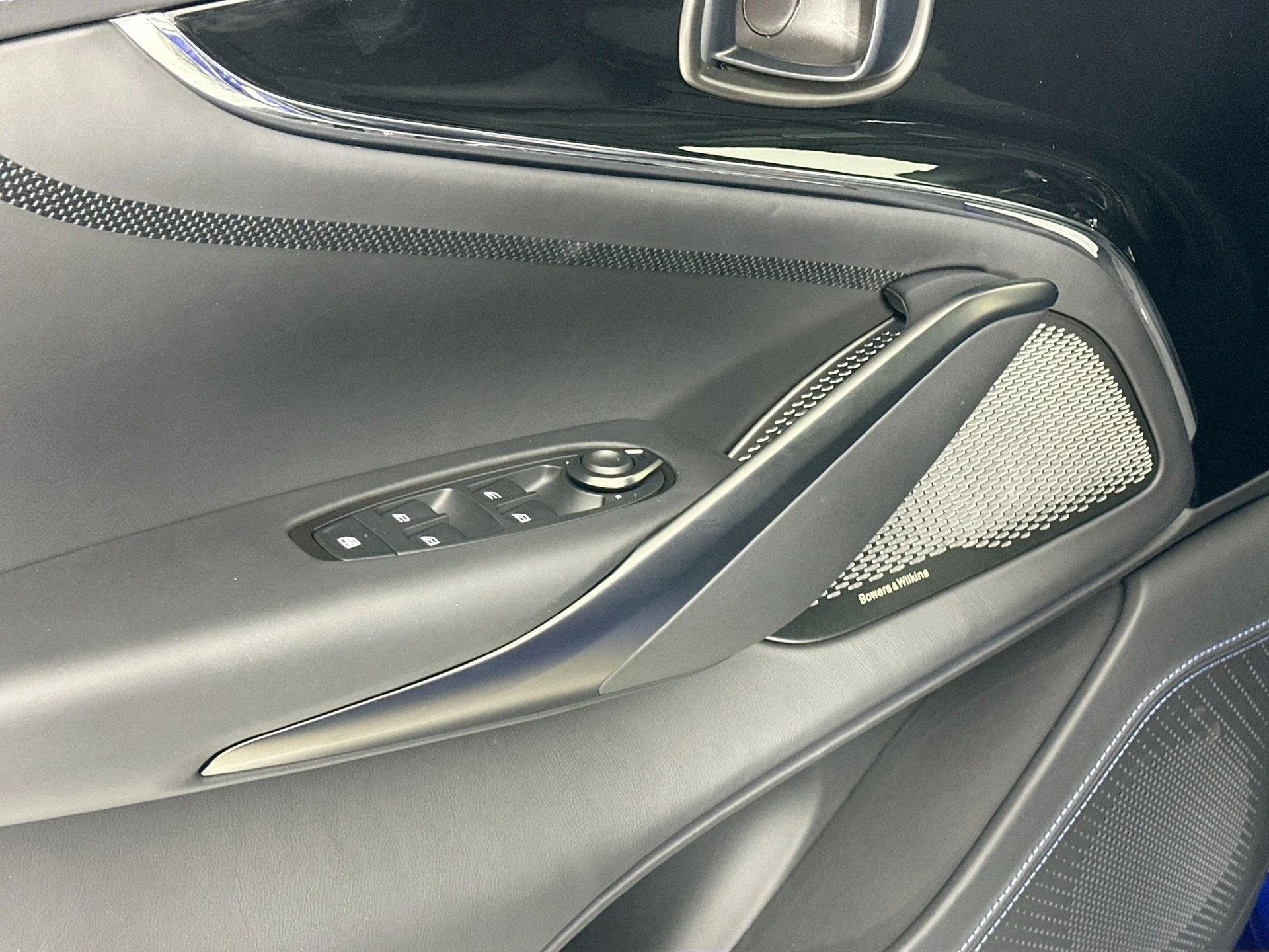 mph014_3746620236_15_a40b3c001f