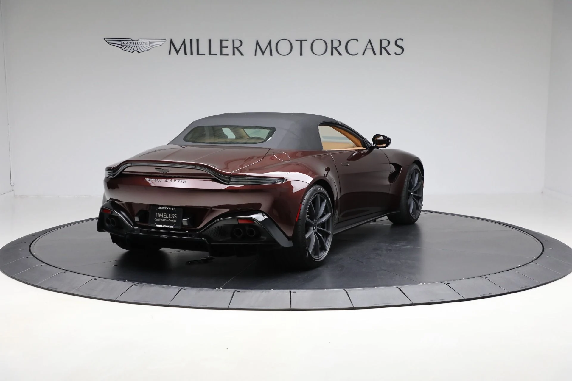 mph014_3747779170_Used_2022_Aston_Martin_Vantage_f0e679453a