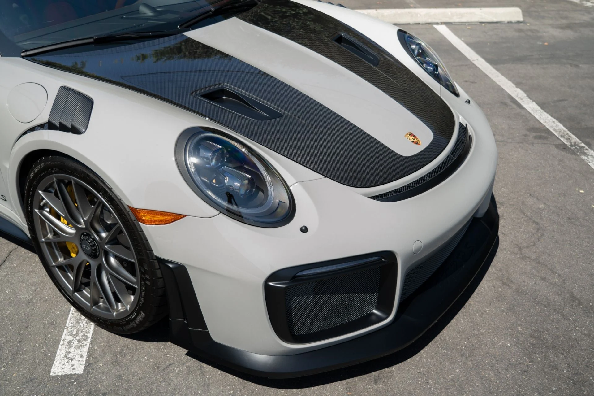 mph014_3751803454_Used_2018_Porsche_911_GT_2_RS_1755904886_e292a08d75