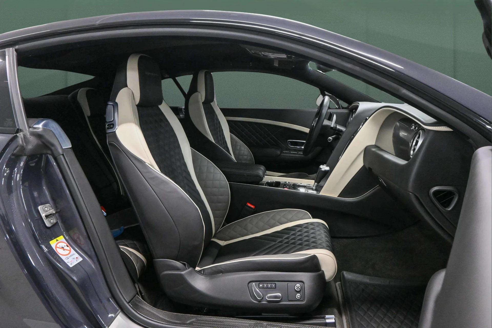 mph014_376193395_975352eb_f92c_4a08_a82a_788ad5af2e46_2c20a6f61e