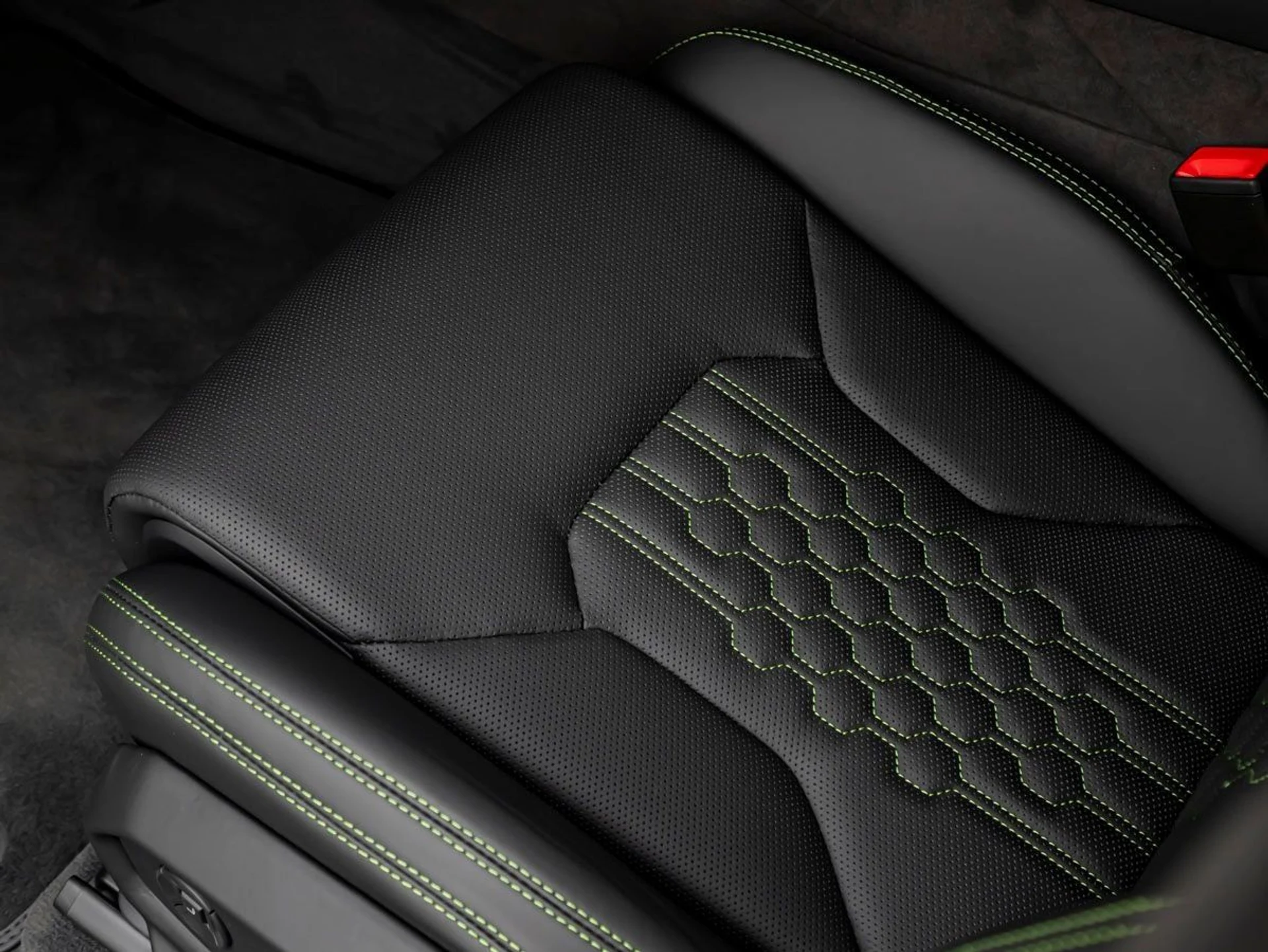 mph014_37630193_15_7319c717fd