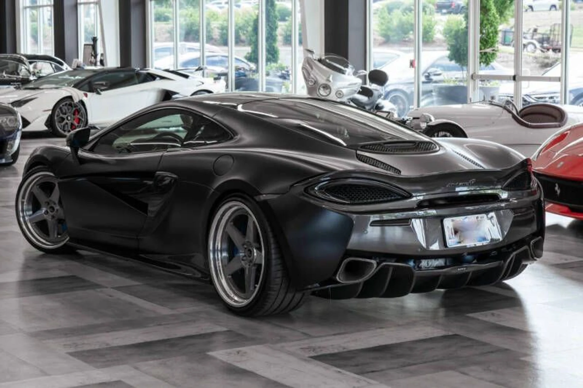 mph014_3763427309_2017_mclaren_570gt_base_2dr_coupe_c1a6779174
