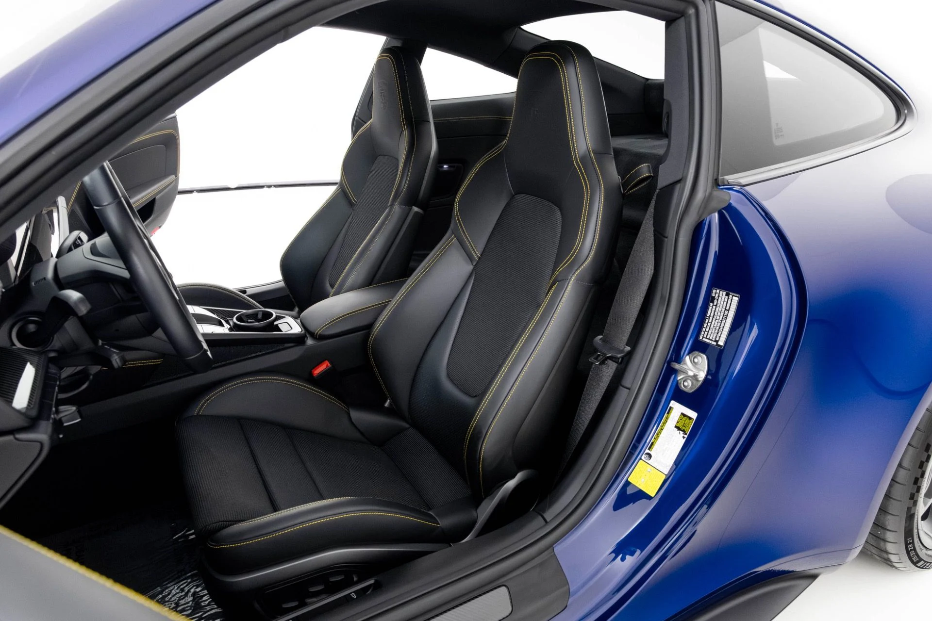 mph014_3769003153_Used_2022_Porsche_911_GT_3_Touring_1764706393_1873d08673