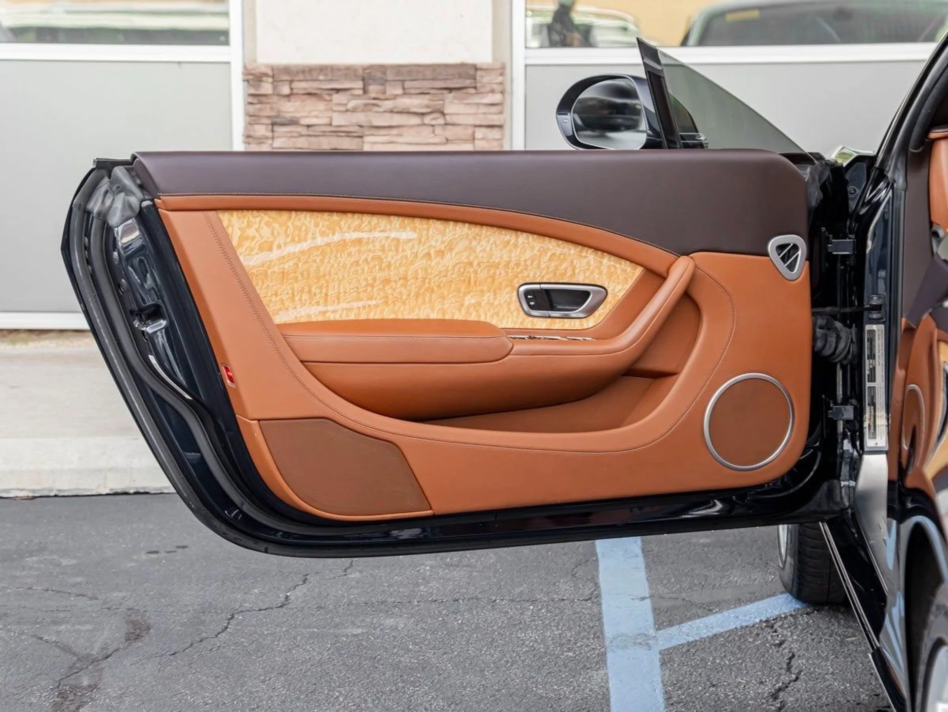 mph014_377822135_15_e09a5123ce