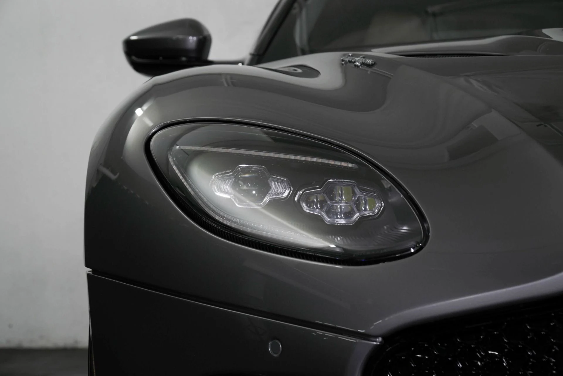 mph014_3778762567_Used_2020_Aston_Martin_DBS_Superleggera_1767029161_7d505fbfb1