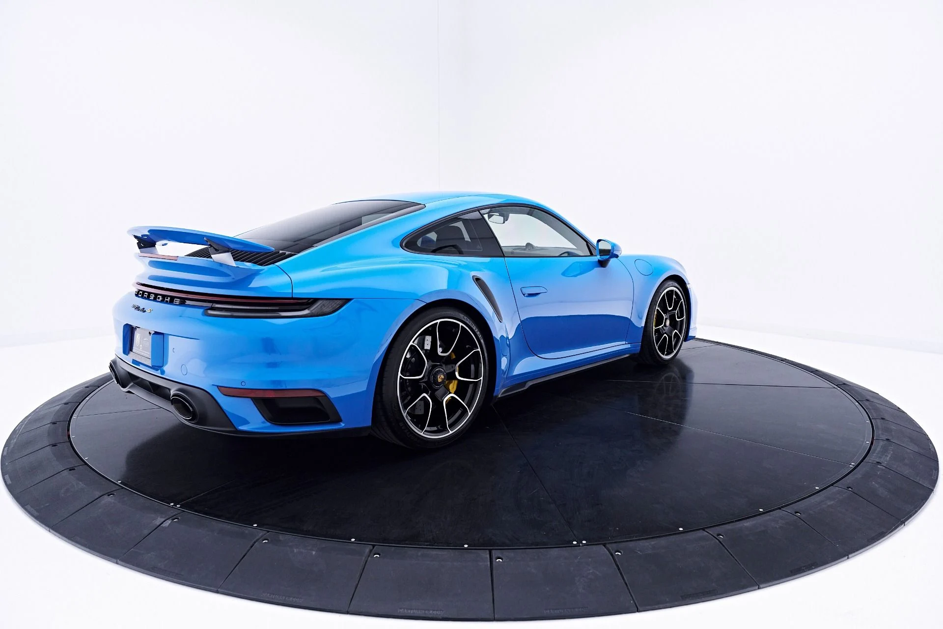 mph014_3780845926_Used_2023_Porsche_911_Turbo_S_1777508485_857e286e15
