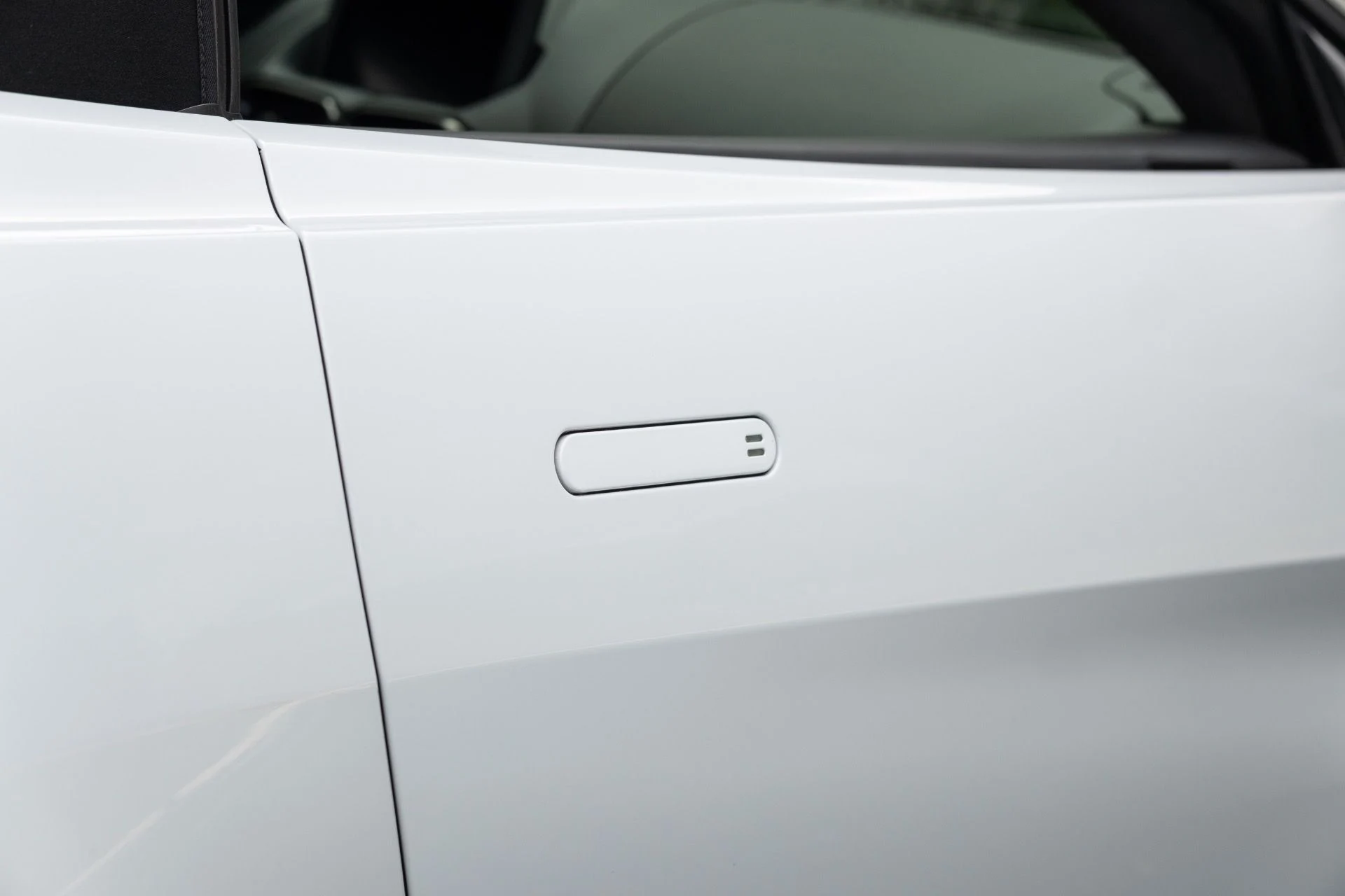 mph014_3781379341_Used_2023_Aston_Martin_Vantage_V8_1773336980_ebb529ba42