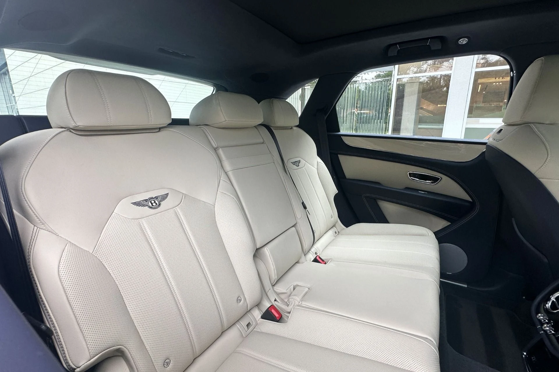 mph014_3783850056_New_2026_Bentley_Bentayga_V8_1784720137_61bfe9b510