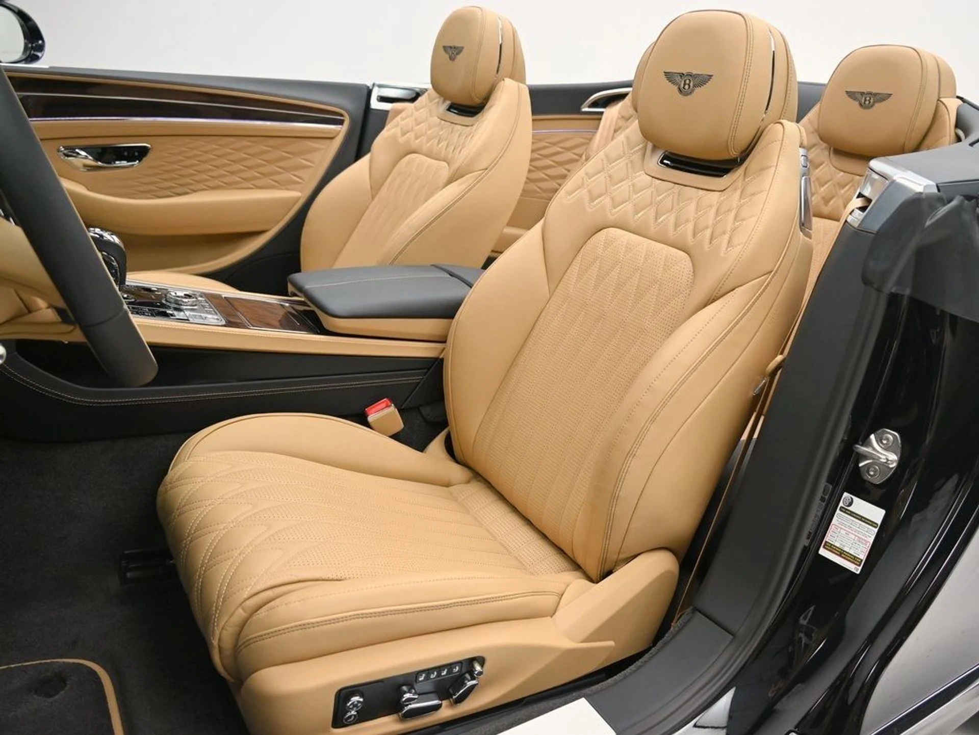 mph014_380562470_5ed245d47bb344ca723a14d371e215f5_929188565b