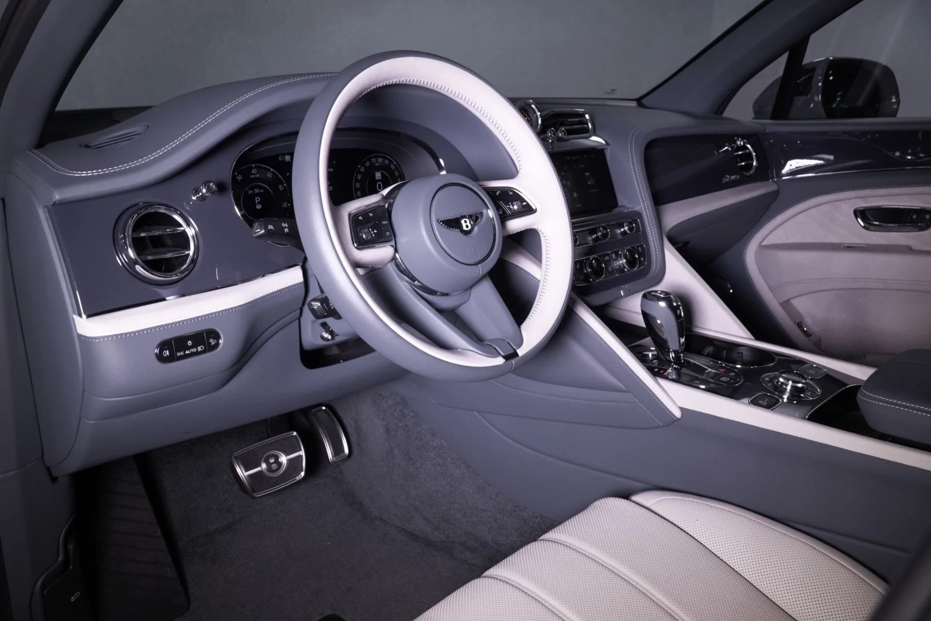 mph014_3805826521_Used_2025_Bentley_Bentayga_EWB_Azure_1762288450_33f68305cb