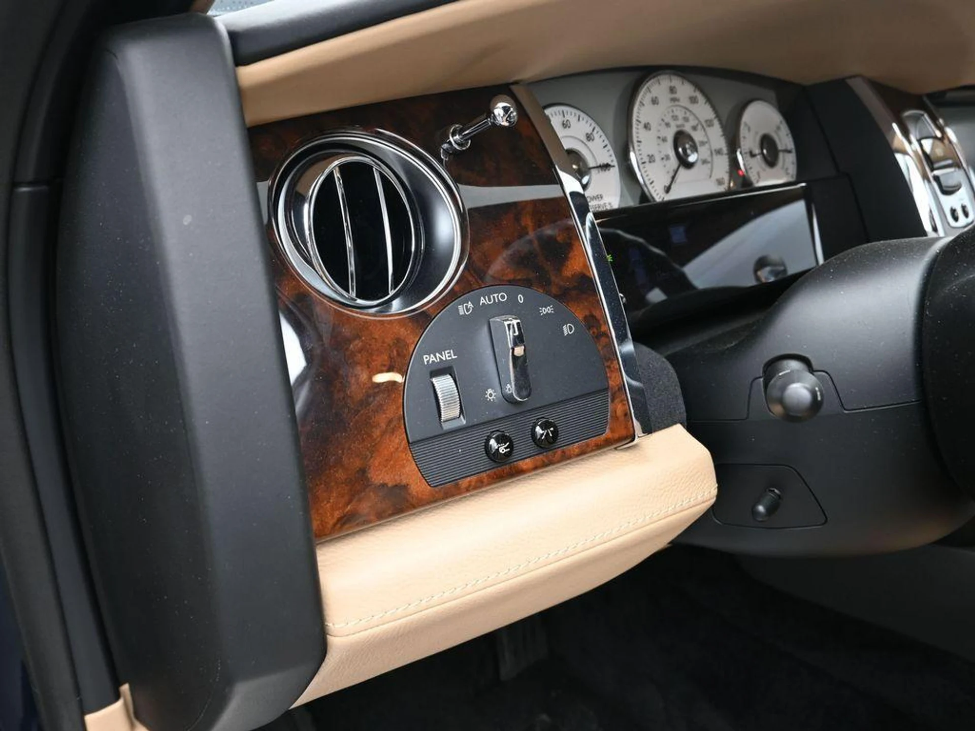 mph014_3808722228_T7u_ZU_Ire_ZD_He_EEAF_7_Y8u3v5k3w_f0966e1604