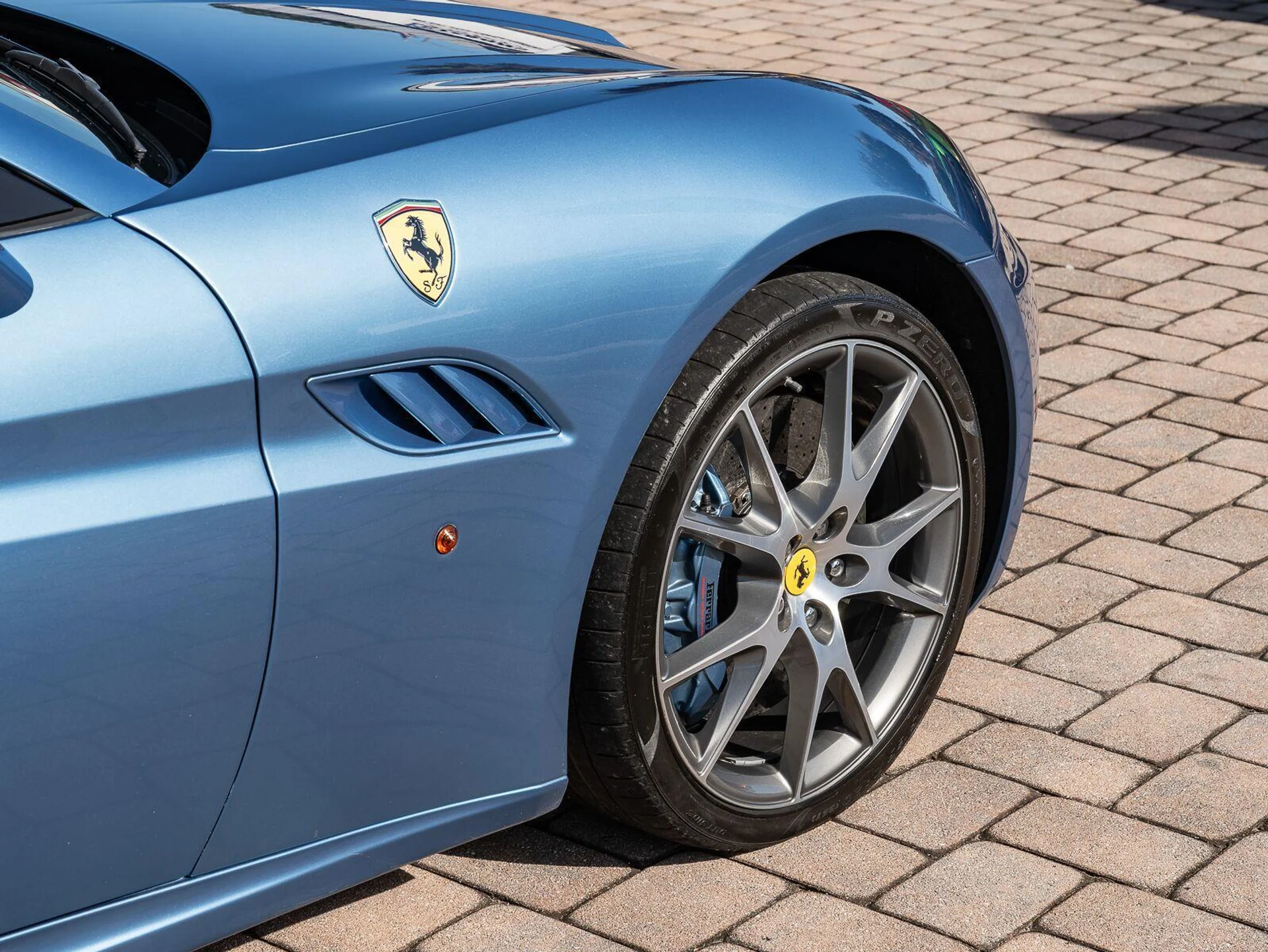 mph014_3809111338_Used_2010_Ferrari_California_1793131306_30afaf3c98