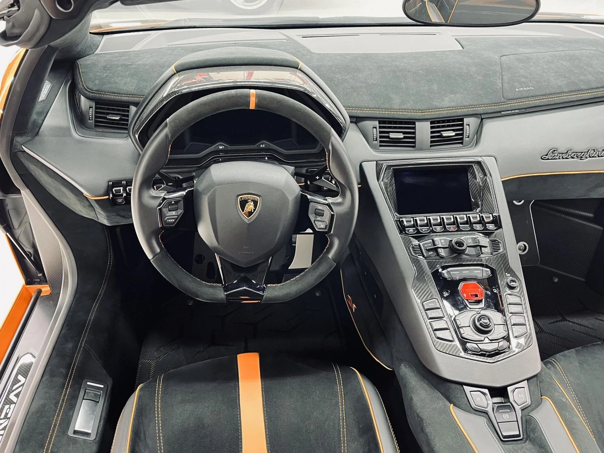 mph014_3817406754_Used_2017_Lamborghini_Aventador_LP_750_4_SV_1760729396_54adad76e3