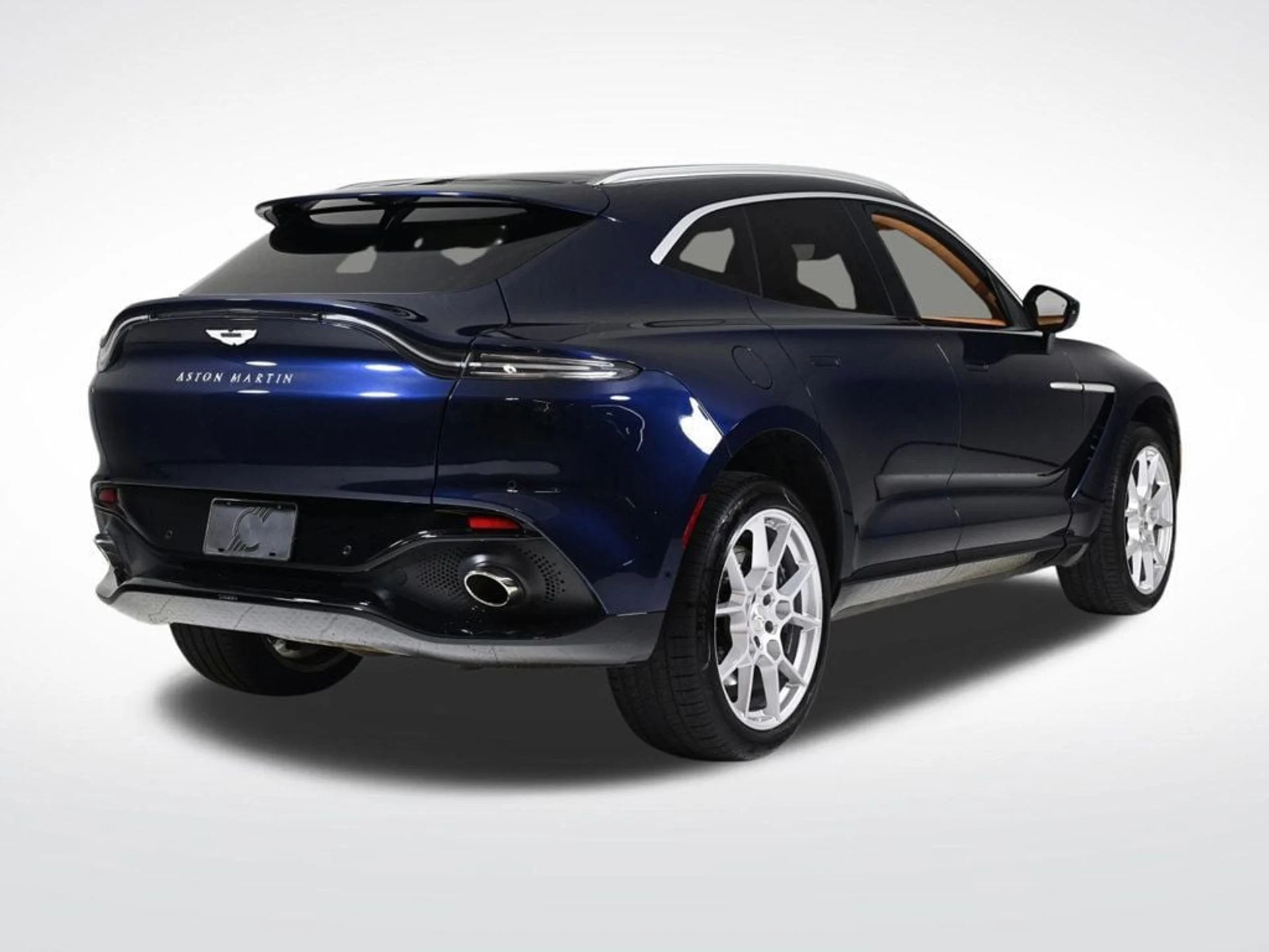 mph014_3822464280_used_2021_aston_martin_dbx_base_11350_22922965_14_1024_9c19ffb0d1