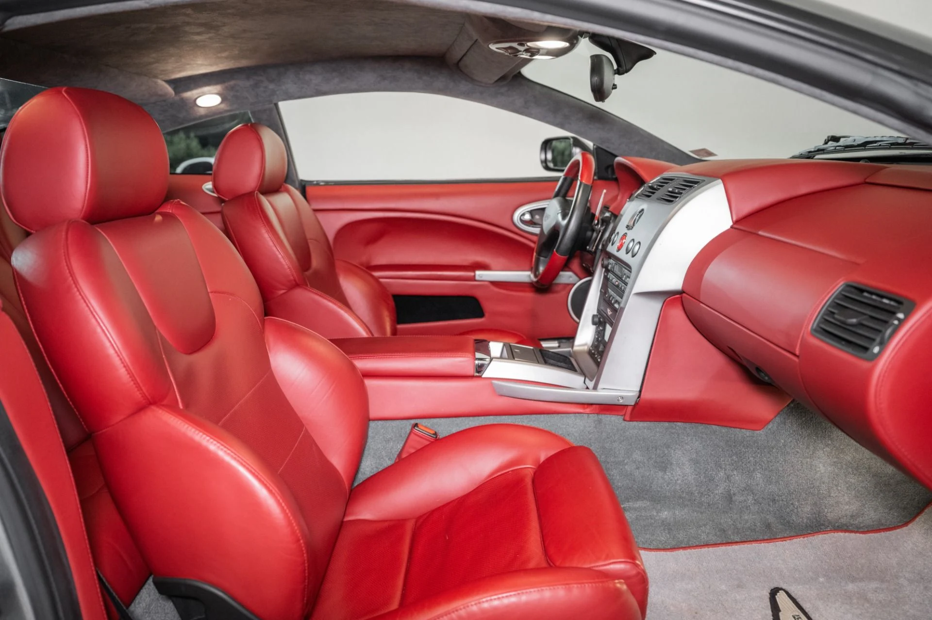 mph014_382278903_Used_2002_Aston_Martin_Vanquish_V12_1750947116_36ae4704de