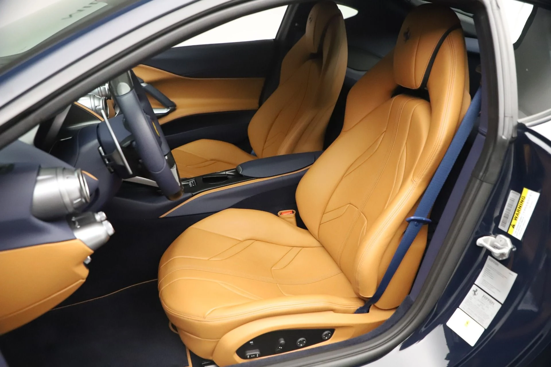 mph014_3834186099_Used_2020_Ferrari_812_Superfast_1622641903_09644b571c