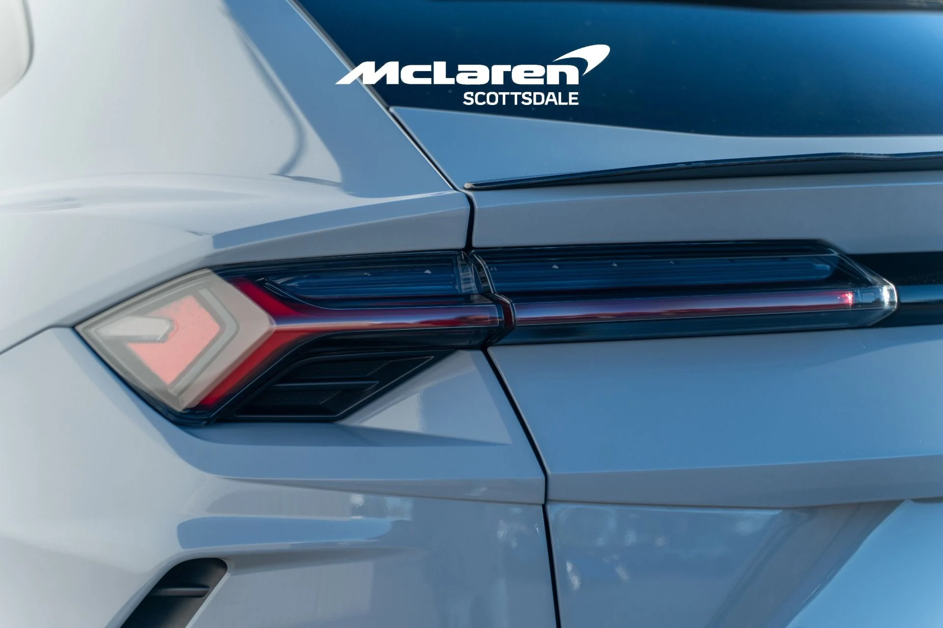 mph014_3843621704_Used_2021_LAMBORGHINI_URUS_1765671220_fcb48a71e3