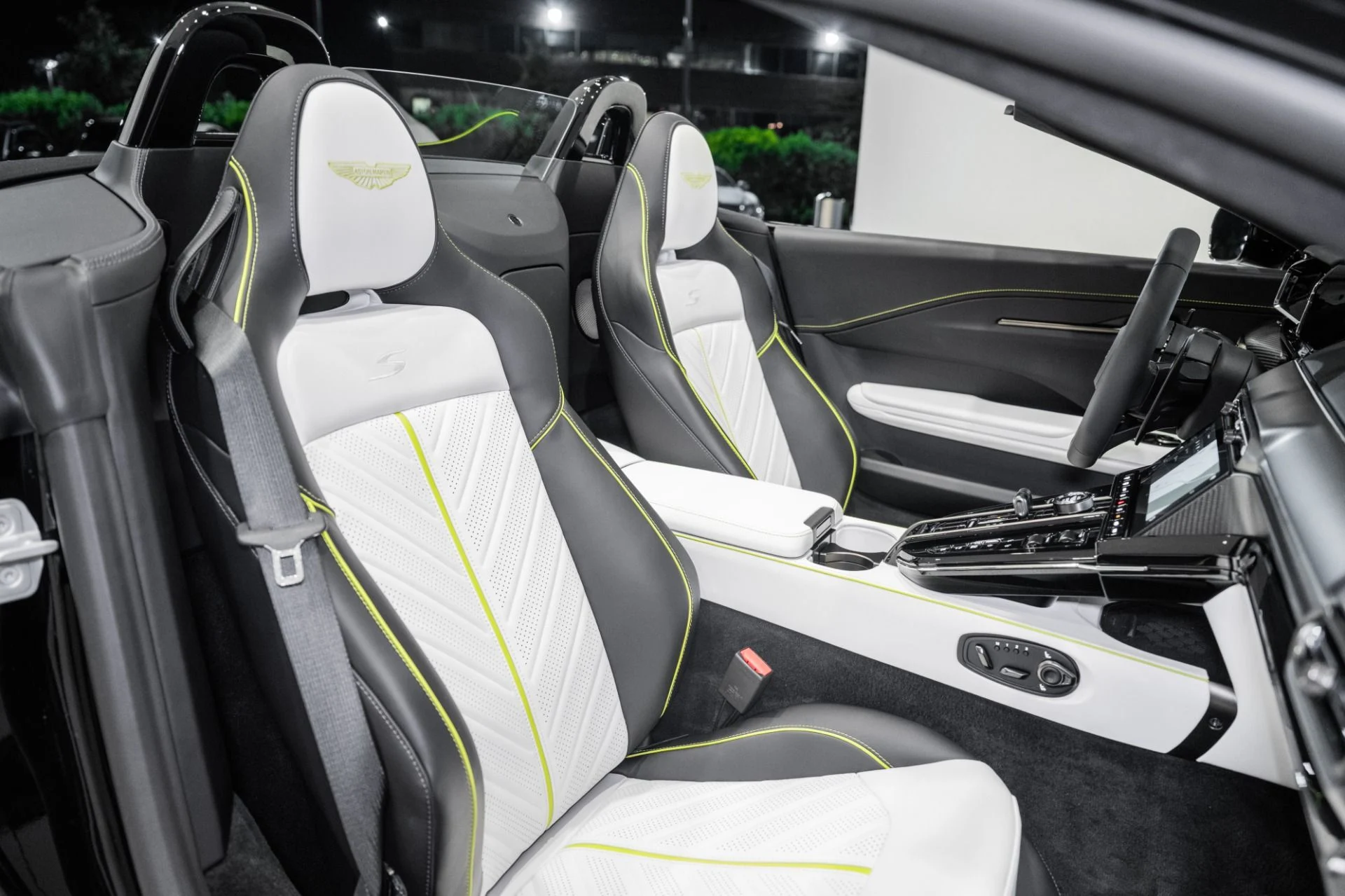 mph014_3844585286_New_2026_Aston_Martin_Vantage_S_Roadster_1780941042_a7506360c9