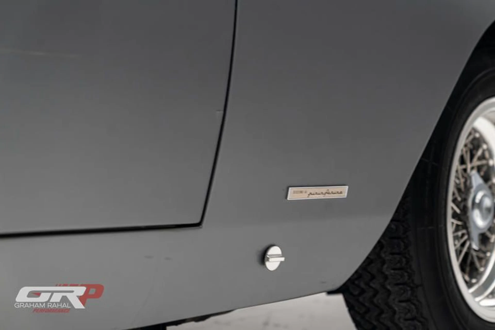 mph014_3854495847_AE_3_D9413_C52_B_4_AB_0_A349_0540_E961_F1_B7_97650c6142