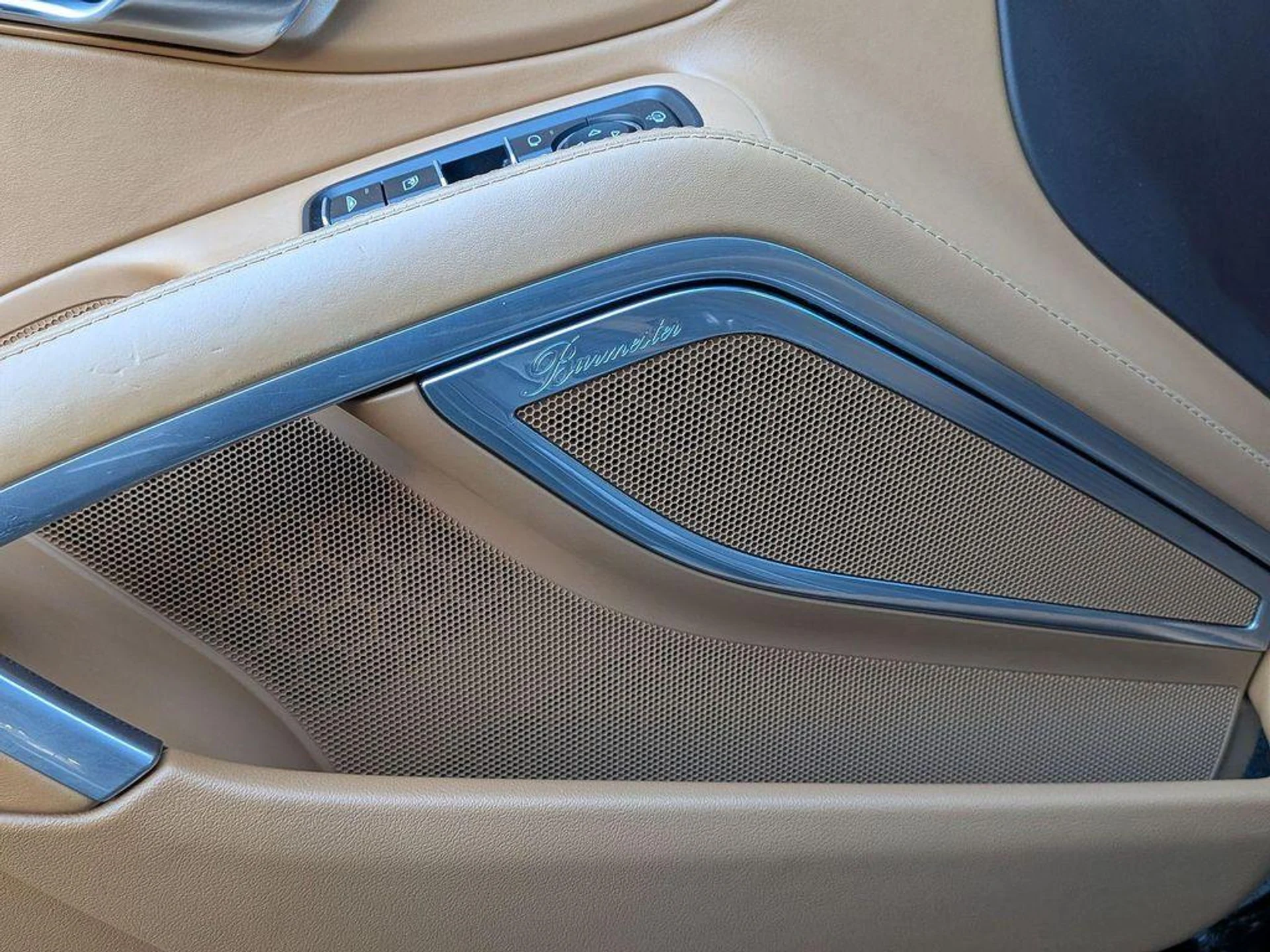 mph014_3864232960_R_Kc_KX_Bv_Ee6q_AM_8nd_Ho_EUDP_3h_I_bbb322114d