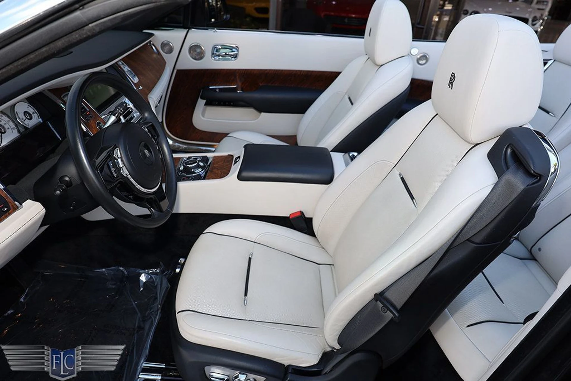 mph014_3875115563_used_2017_rolls_royce_dawn_convertible_6305_22967978_15_1024_1de8e521b9