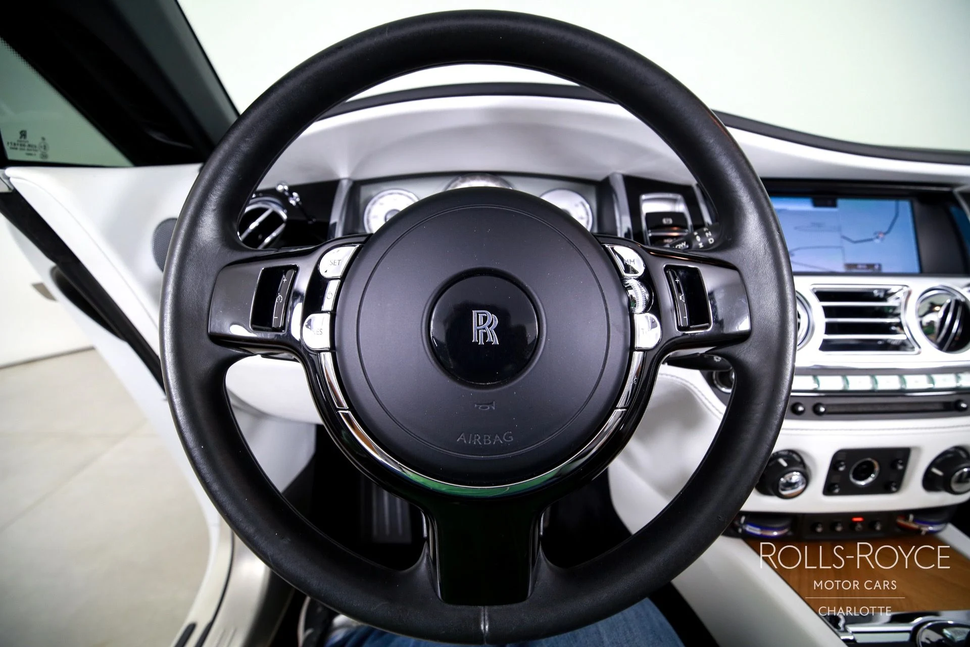 mph014_3876527708_Used_2019_Rolls_Royce_Dawn_1750192596_681e6dcec3