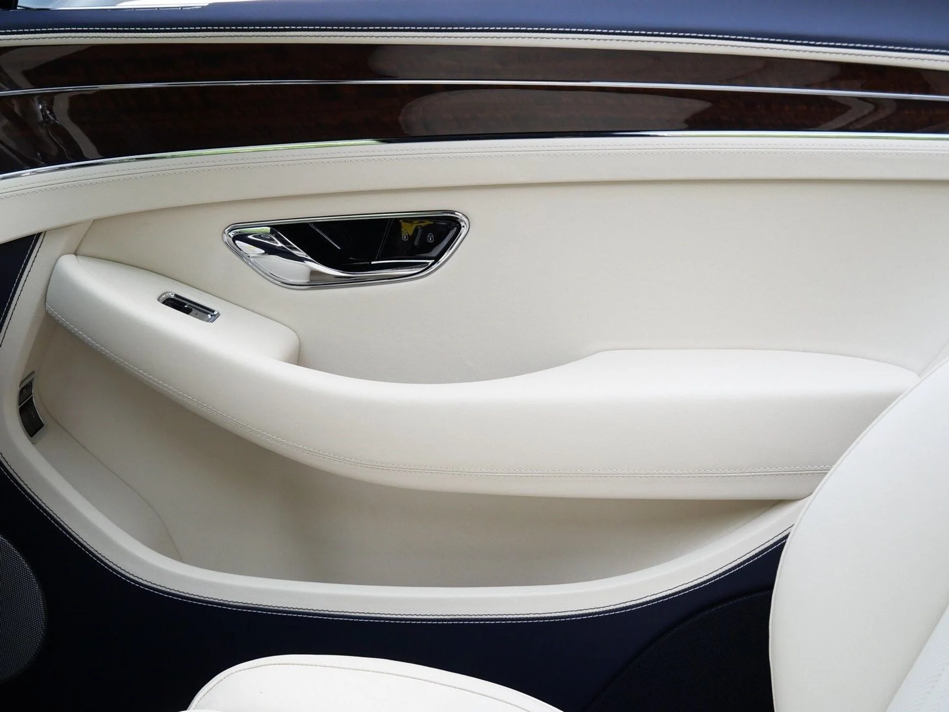 mph014_387818270_567b9caaaa0cc9fc24ee2c9d91302a90x_0009b1bb4b