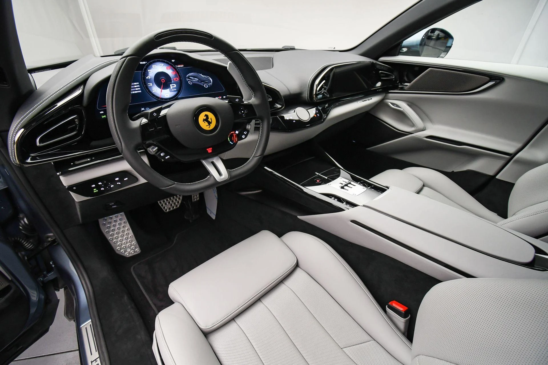 mph014_3883234714_Used_2025_Ferrari_Purosangue_1757454938_412233bf8f