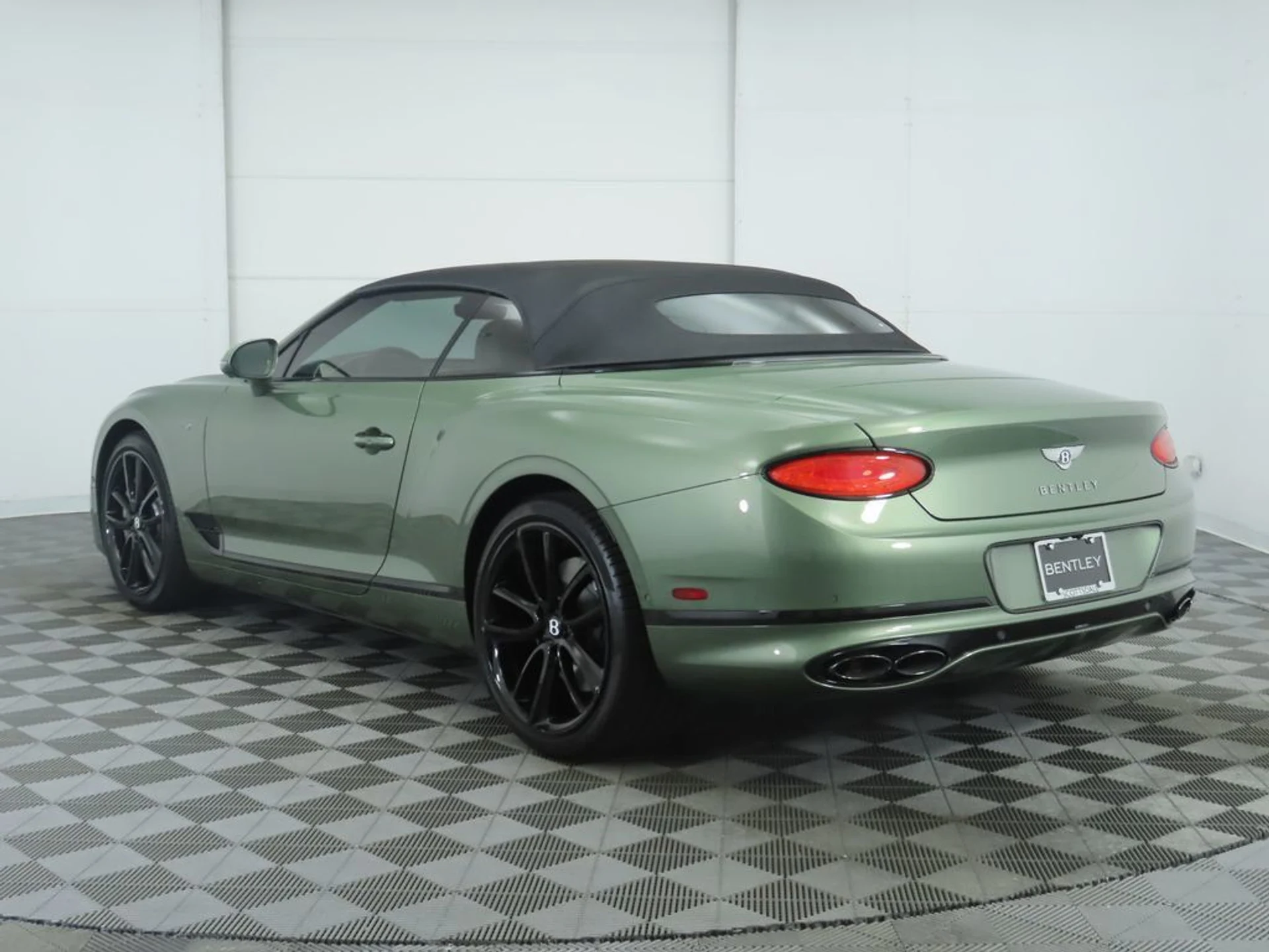 mph014_3893542298_new_2024_bentley_continental_gtv8convertible_8119_22528136_15_1024_b4abfeb486