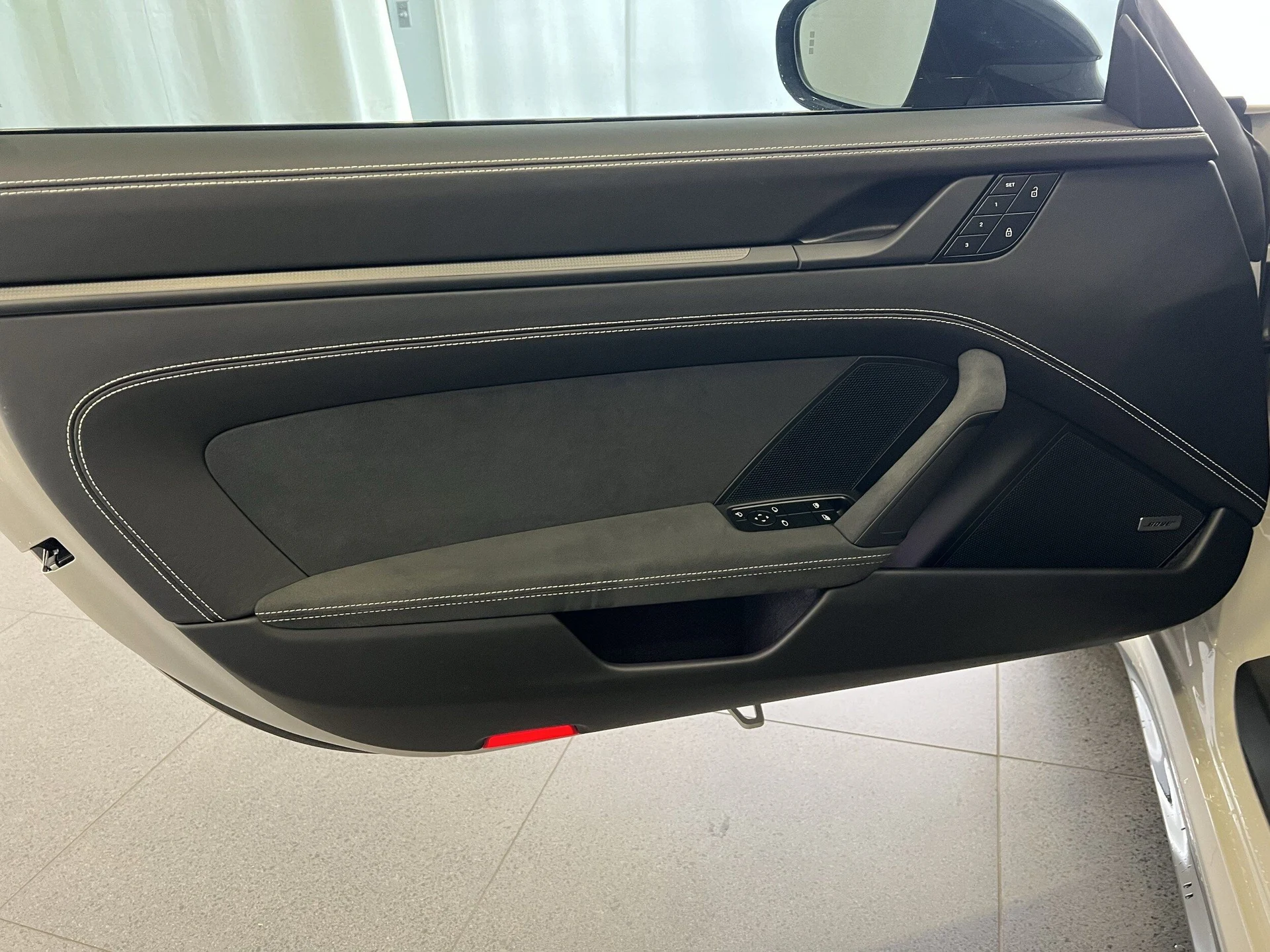 mph014_3901232078_aae9479e814dbd6ee6b8c801323fe16fx_6219dc64a3