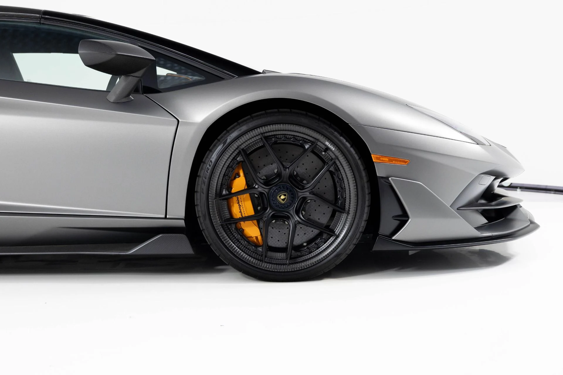 mph014_3907303827_Used_2020_Lamborghini_Aventador_SVJ_1759430097_4dec7bc88e